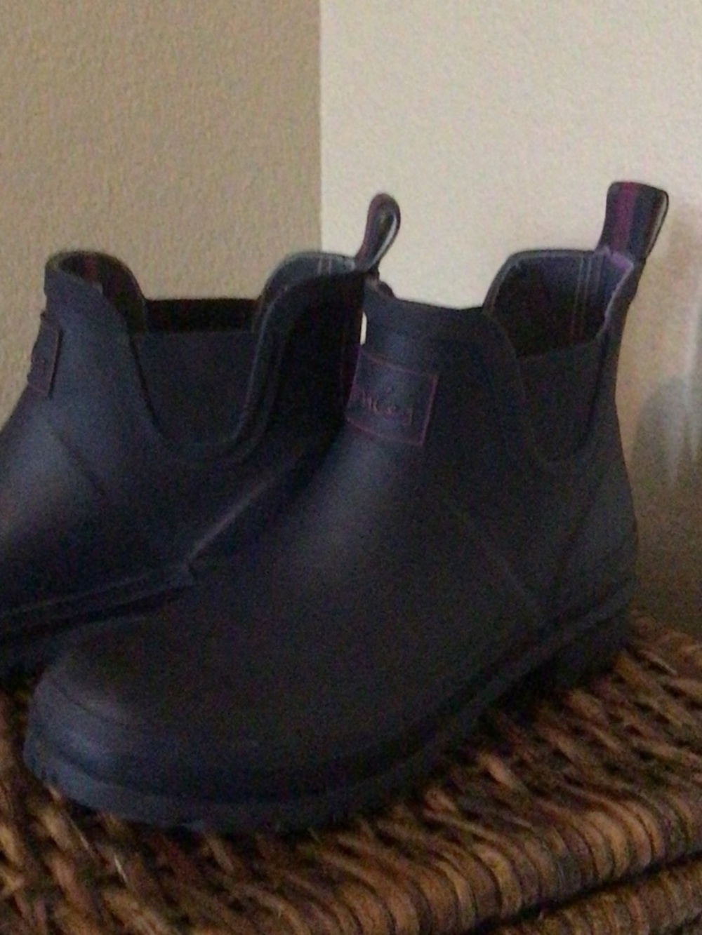 Joules size 9  navy Rain boots